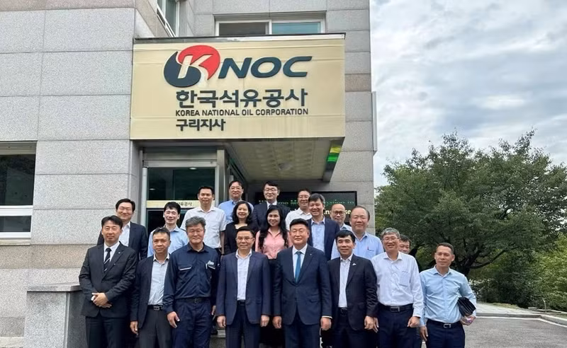 工贸部部长黎孟雄率团造访韩国国家石油公司（KNOC）。（图片来源：工贸部）