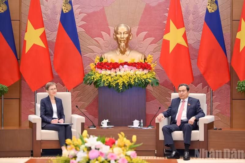 越南国会主席陈青敏会见列支敦士登公国首相布丽吉特·哈斯。（世大 摄）