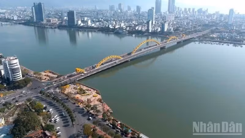 附图。