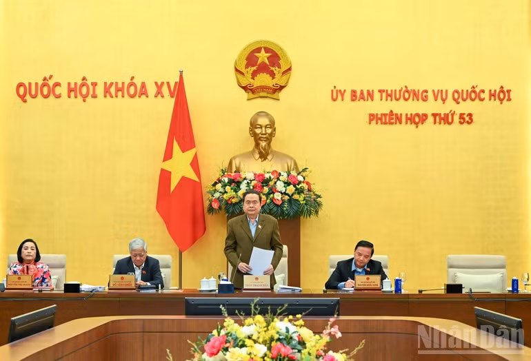 越南国会主席陈青敏发表讲话。（唯灵 摄）