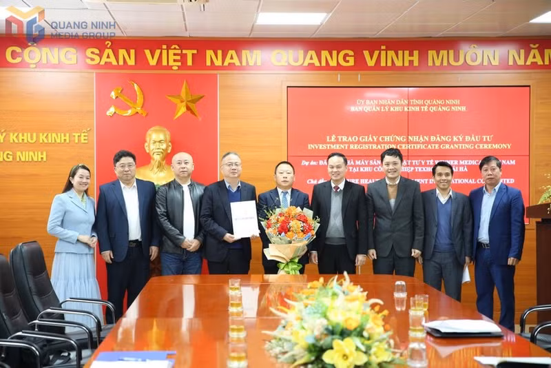 广宁省向投资总额达6050万多美元的医疗物资生产项目发放许可证。