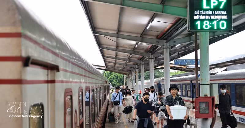 4·30和5·1假期越南铁路运送旅客达近40万人次。（图片来源：越通社）