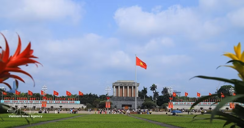 国际游客对了解昔日会安人民的历史、文化与信仰表现出浓厚兴趣。（图片来源：越通社）
