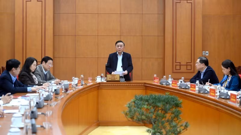 越共中央书记处常务书记陈锦秀主持召开越共十四大筹备工作会议。