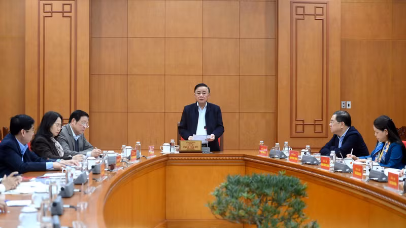 越共中央书记处常务书记主持召开越共十四大筹备工作会议。