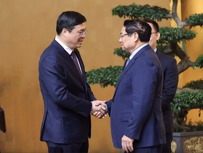 范明正总理会见中国广西壮族自治区主席韦韬。（图片来源：政府门户网）