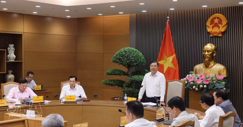 范嘉足副总理在会上发表讲话。