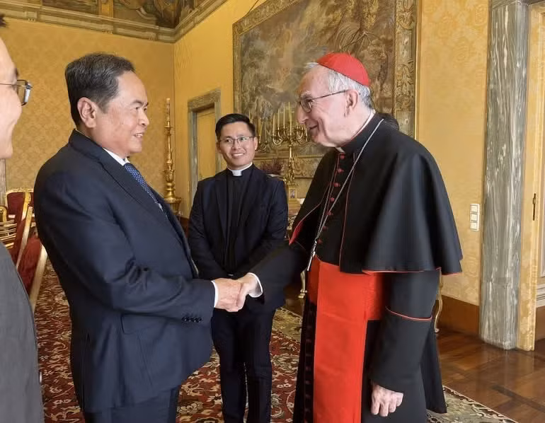 vna-potal-chu-tich-quoc-hoi-tran-thanh-man-tiep-kien-giao-hoang-leo-xiv-8695347.jpg