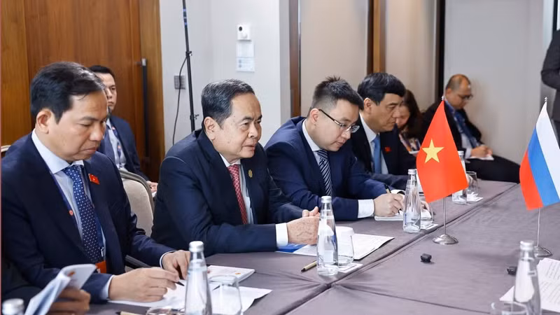 vna-potal-chu-tich-quoc-hoi-tran-thanh-man-hoi-kien-chu-tich-hoi-dong-lien-bang-nga-8707706.jpg