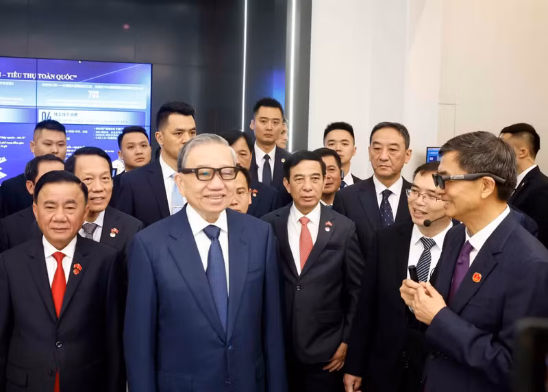 vna-potal-tong-bi-thu-chu-tich-nuoc-tham-trung-tam-hop-tac-ung-dung-ai-trung-quoc-asean-8706618.jpg