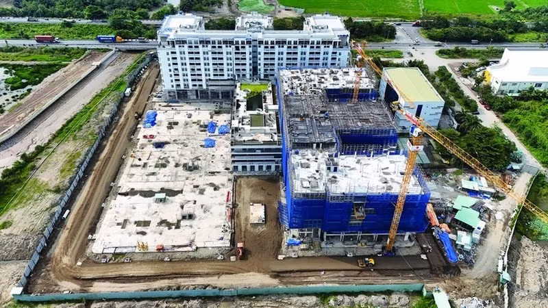 截至2025年前5个月，越南全国新建保障性住房22619间，完成全年目标的22.6%。（图片来源：投资报）