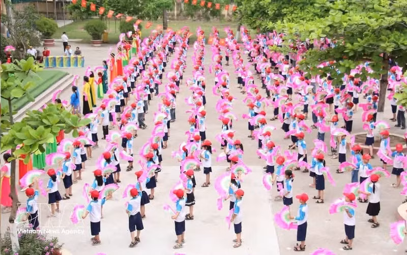 potal-hung-yen-dua-di-san-van-hoa-nghe-thuat-cheo-vao-truong-hoc-8743750-1.jpg