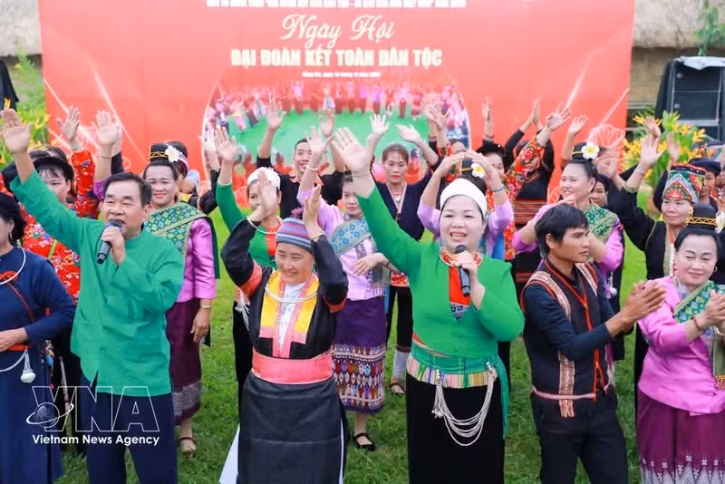 potal-giao-luu-ngay-hoi-dai-doan-ket-cac-dan-toc-8415721.jpg