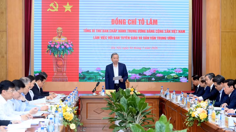 苏林总书记同越共中央宣教与民运部举行工作会议。