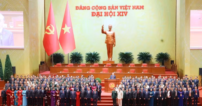 越共十四届中央委员会亮相。（图片来源：越通社）