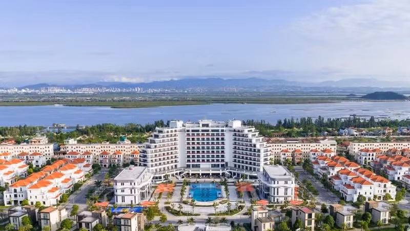 越南东北边陲地区旅游基础设施日新月异，正朝着打造高品质滨海旅游目的地的方向发展。