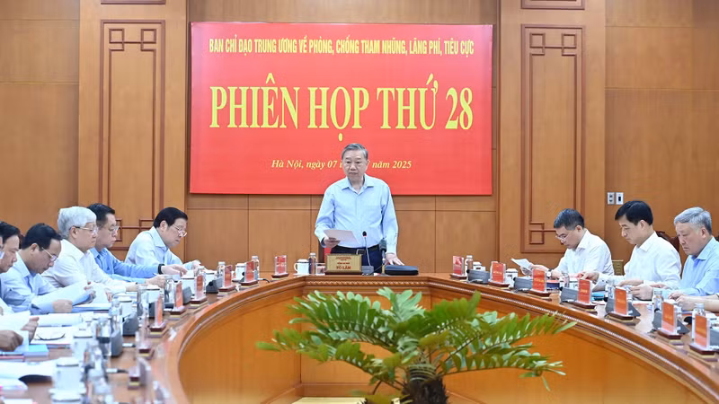 苏林总书记主持召开中央反腐败、反浪费和反消极现象指导委员会第二十八次会议。