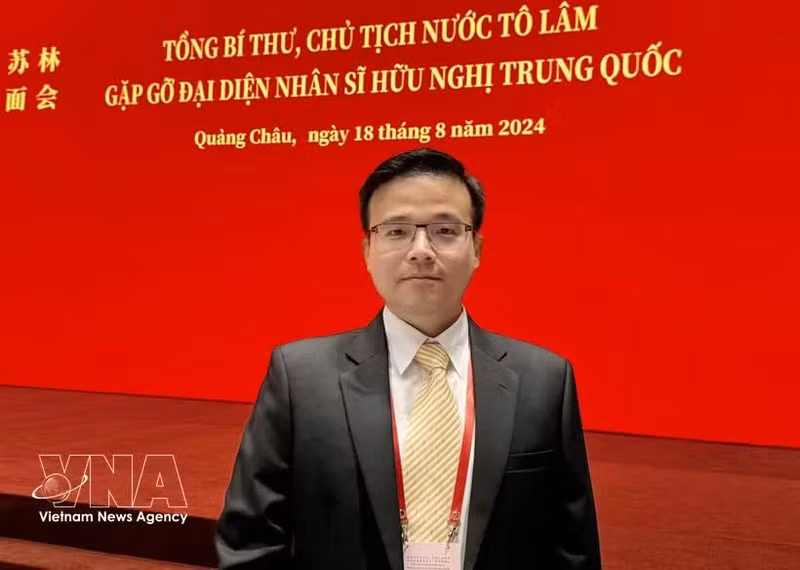 越南清华大学机械工程专业博士、瀚荣盛东智能科技有限公司总经理杨锦荣。（图片来源：越通社）