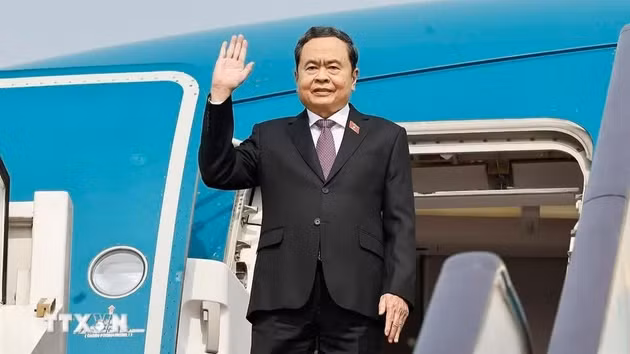 越南国会主席陈青敏抵达北京，开始对中国进行正式访问。