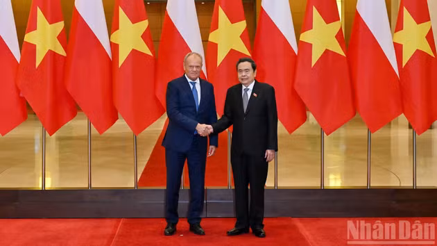 越南国会主席陈青敏和波兰共和国总理唐纳德·图斯克。