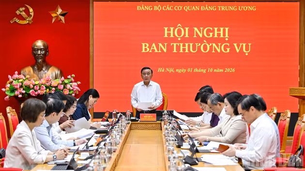 越共中央政治局委员、中央书记处常务书记、中央机关党委书记陈锦秀主持会议。