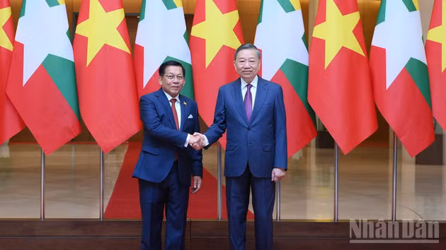 越共中央总书记、国家主席苏林和缅甸联邦共和国总统敏昂莱。