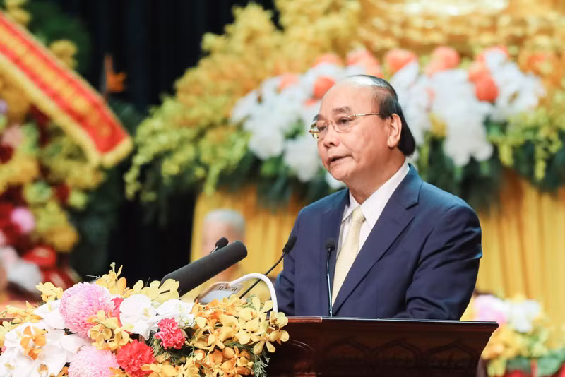 越南国家主席阮春福发表讲话。