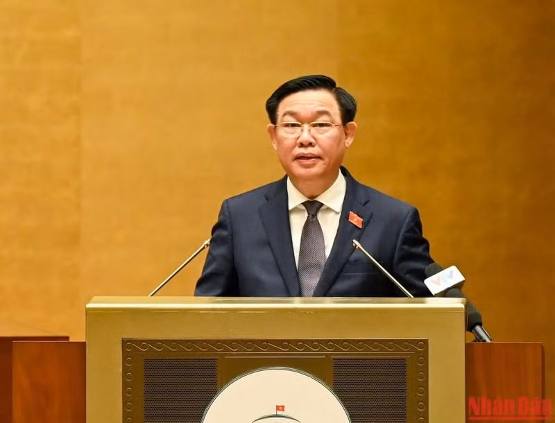 国会主席王廷惠致开幕词。