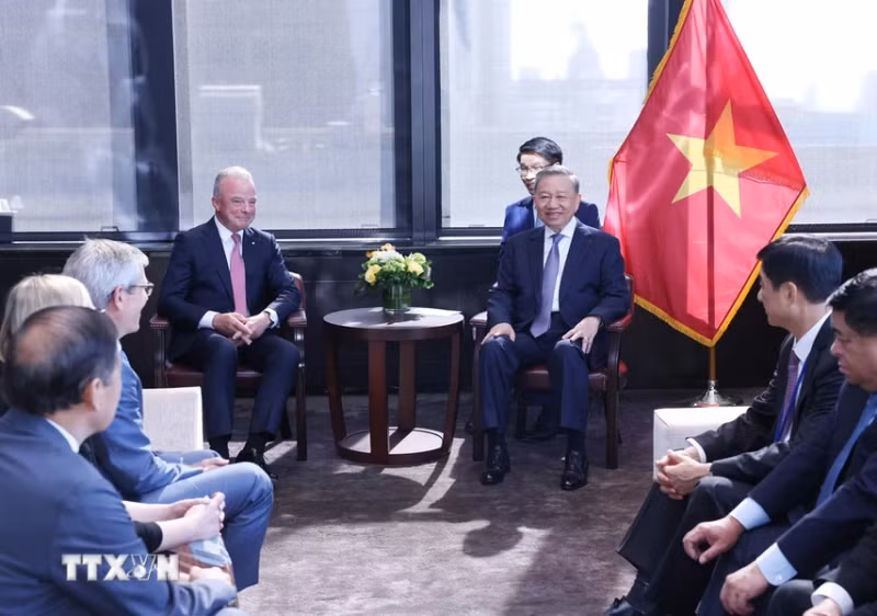 越共中央总书记、国家主席苏林在纽约会见波音全球集团总裁布兰登·纳尔逊。（图片来源：越通社）