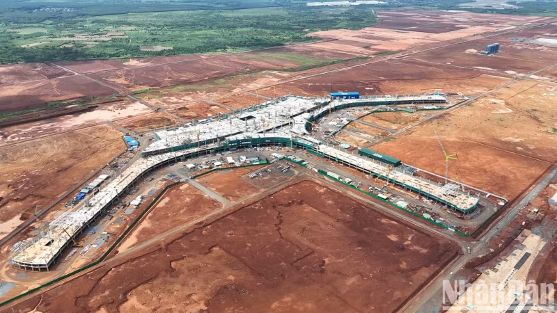 龙城机场占地5000公顷， 其中一期工程面积超过1800公顷。