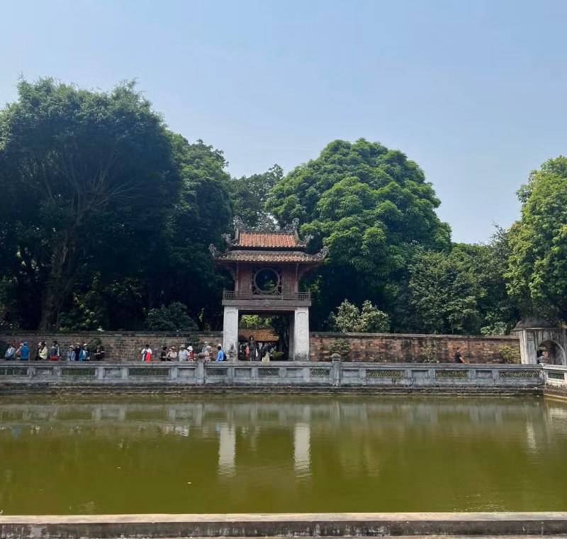 参观人数仅相当于平日，有时甚至没有顾客。