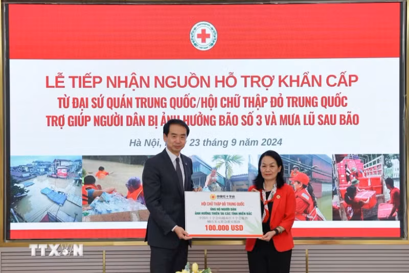 中国驻越南大使馆提供10万美元 援助受三号风暴影响民众。（图片来源：越通社）