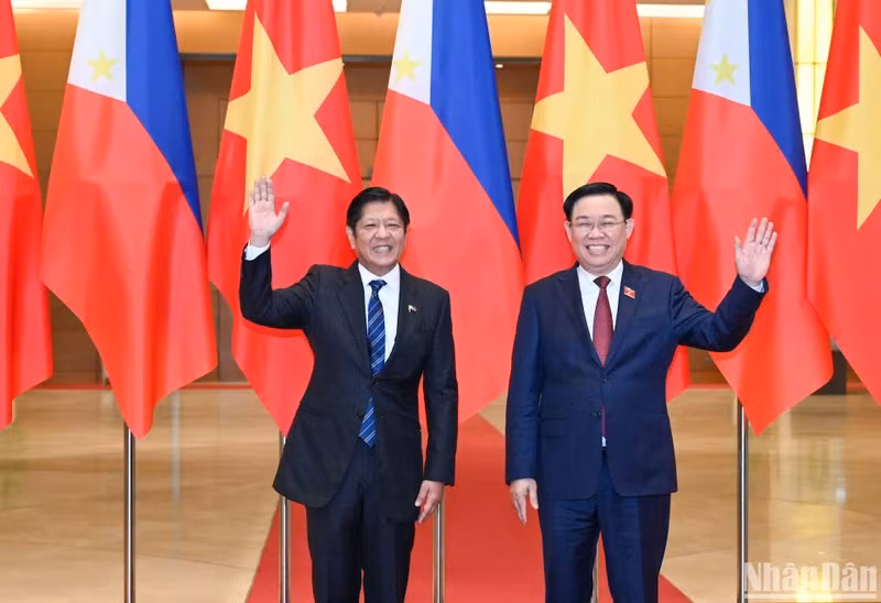 越南国会主席王廷惠和菲律宾总统费迪南德·罗慕尔德兹·马科斯。