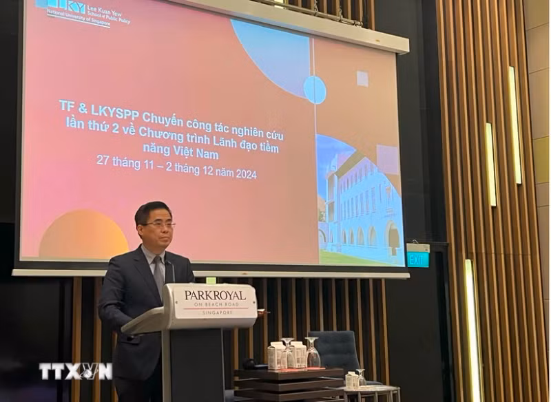 第二期“潜在领袖计划”培训班代表发表讲话。（图片来源：越通社）
