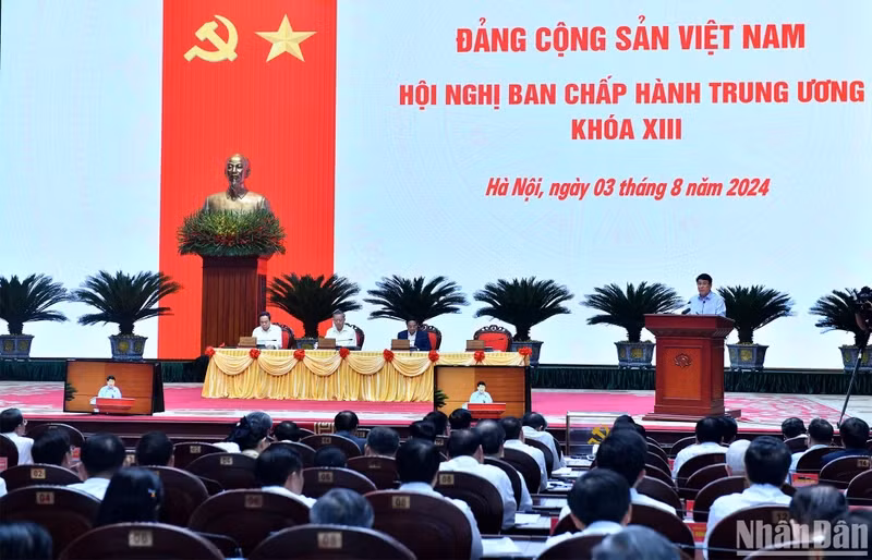 越共第十三届中央委员会会议闭幕。