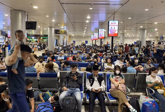 腊月二十八：预计内排和新山一国际机场旅客吞吐量将达20.5万人次。
