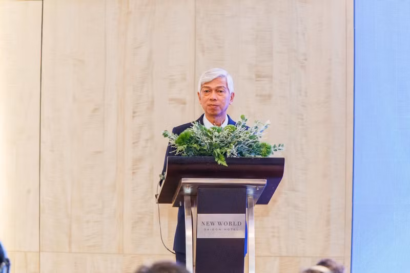 胡志明市人民委员会副主席武文欢在论坛上致开幕词。