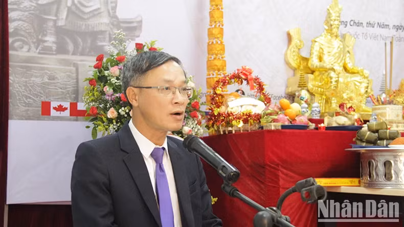 越南驻老挝大使馆公使衔参赞潘明战在仪式上致辞。 越南驻老挝大使馆公使衔参赞潘明战在仪式上致辞。