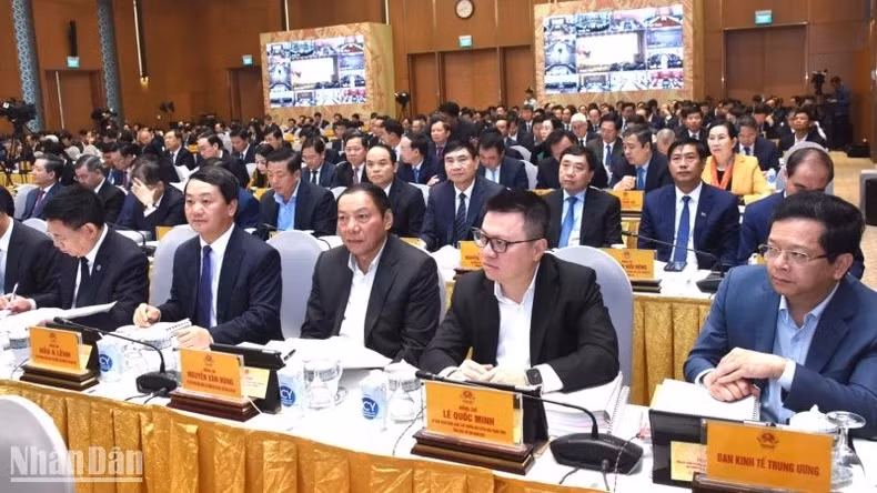 与会代表。