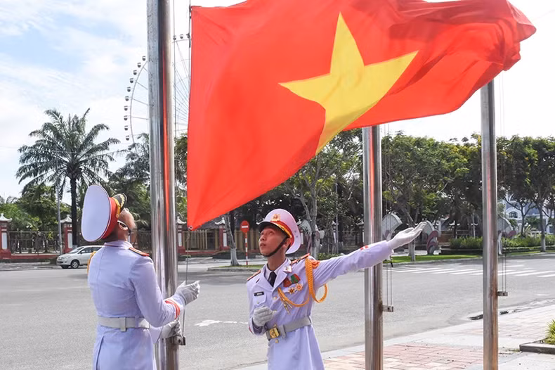 第十三届东南亚学生运动会升旗仪式在岘港市举行。