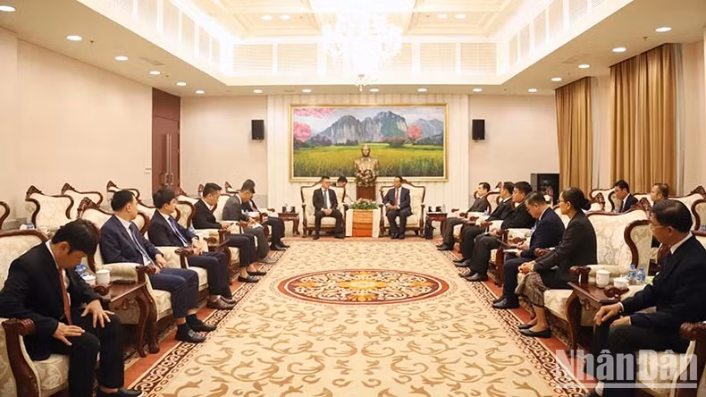 会见场景。 会见场景。