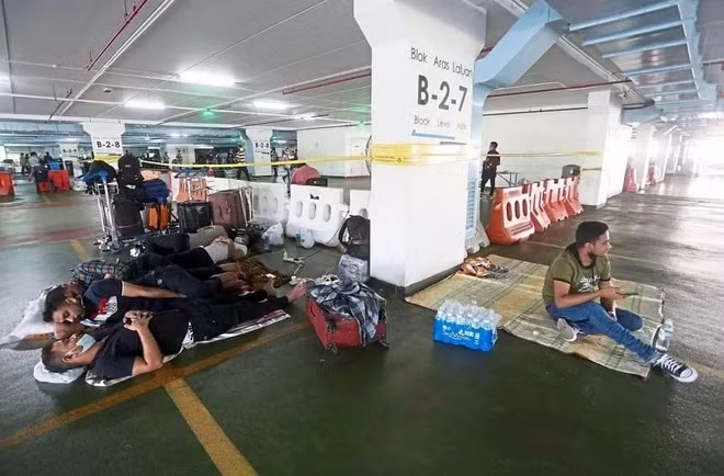 附图。