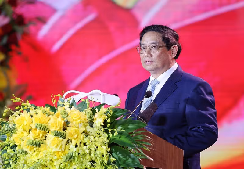 越南政府总理范明正出席并发表讲话。