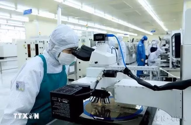 Hana Micron（越南）公司是一家韩国全资公司，专门加工制造用于手机和其他智能电子产品的集成电路板。