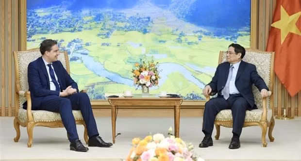范明正总理会见法国外交与欧洲事务部负责对外贸易的部长奥利维尔·贝希特。