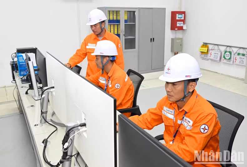 定化110KV变电站和输电线工程于2022年底施工,投资总额1230多亿越盾。 定化110KV变电站和输电线工程于2022年底施工,投资总额1230多亿越盾。