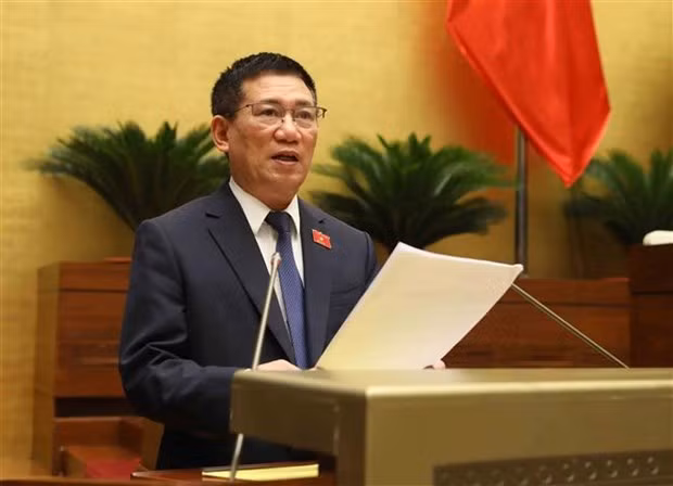 越南财政部长胡德福在会上发表讲话。 越南财政部长胡德福在会上发表讲话。
