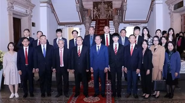 双方代表合影。