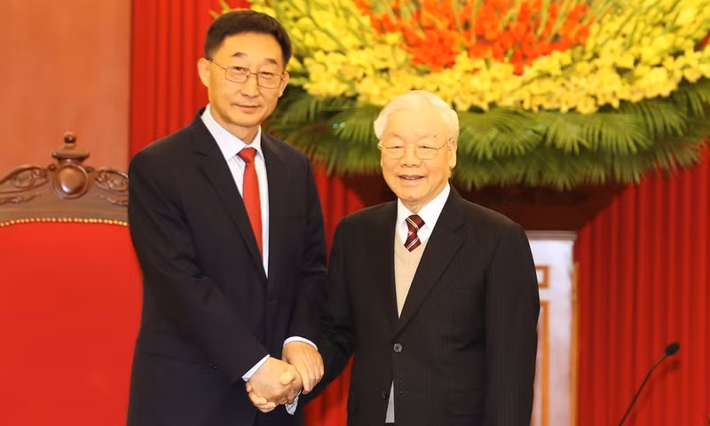 越共中央总书记阮富仲会见中国广西壮族自治区党委书记刘宁。（图片来源：越通社）