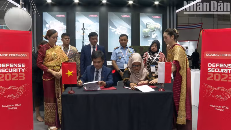 印尼PT. Bandara Praniagatama公司与Viettel签署了飞机驾驶仿真训练系统销售协议。